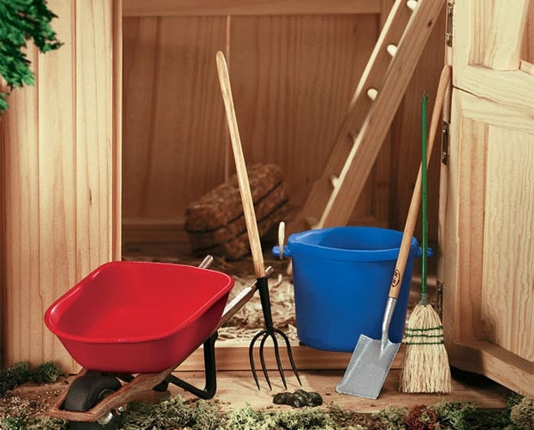 Breyer Traditional Stable Clean Set