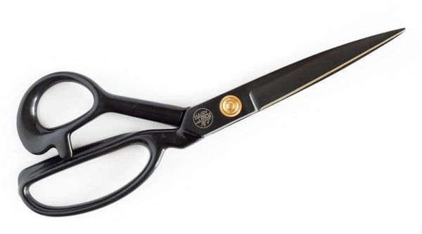 Hairy Pony Scissors Tail Trimming