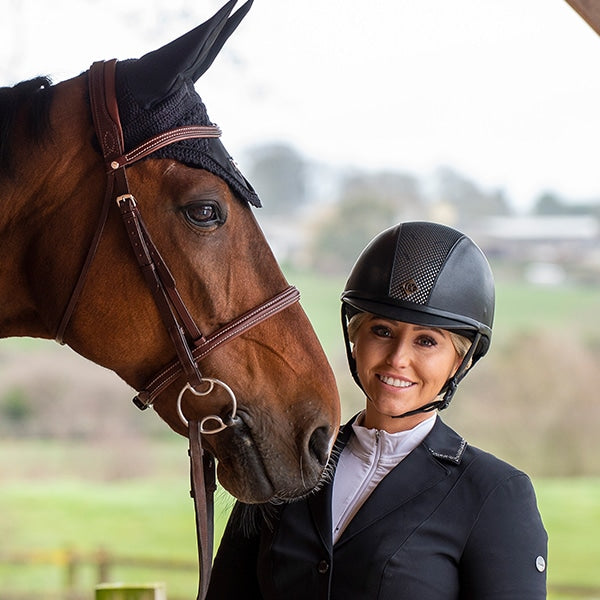 Charles Owen Ayr8 Plus: Round Style with Leather-like Appearance