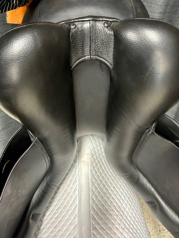 Pre-Loved Kieffer Rotterdam Dressage Saddle