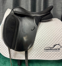 Pre-Loved Thorowgood T4 Dressage 17