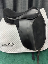 Pre-Loved Thorowgood T4 Dressage 17