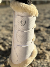 Aero 2.0 | Cool Flow Brushing Boots | White