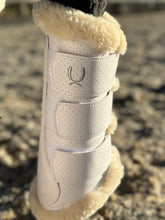 Aero 2.0 | Cool Flow Brushing Boots | White