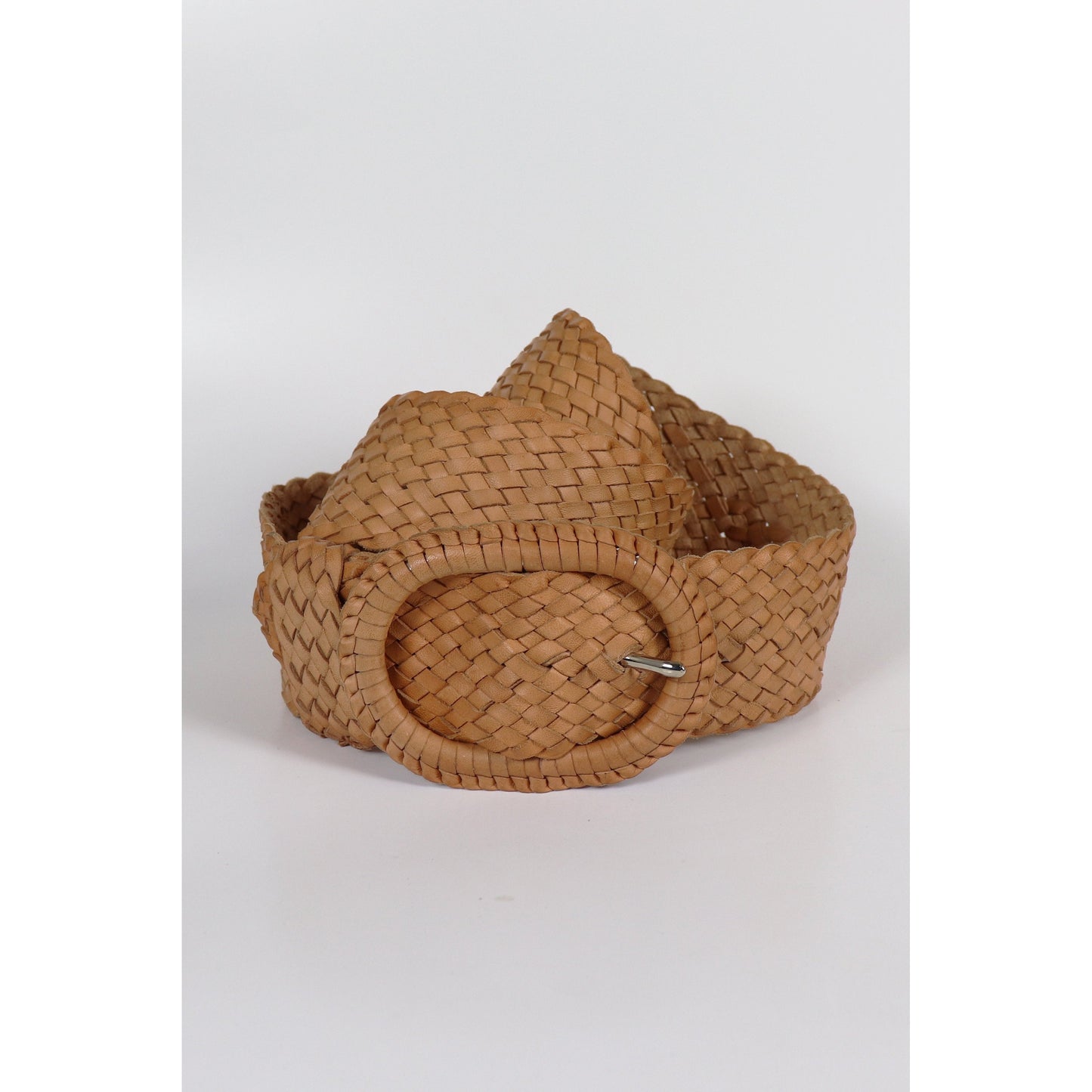 Woven tan belt with buckle.