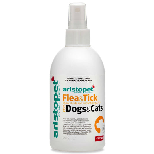 Aristopet Flea & Tick spray bottle for dogs and cats, 250mL.